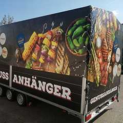 LKW Anhänger mit Grillmotiven. Fahrzeug für Gebäude & Fahrzeuge.