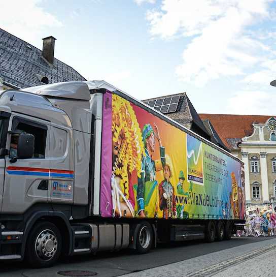 LKW Plane mit Werbung. Planenverkleidung für diverse Fahrzeuge.